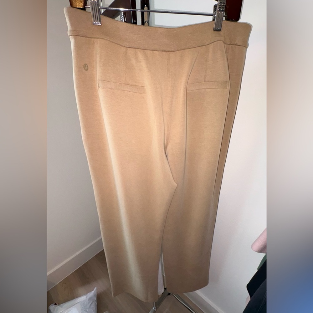 2 Pair Lululemon Softstreme  Mid Rise Pintuck Pants Sz Large Tan + Cream - Picture 3 of 11